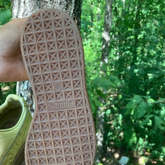 Puma gold Clyde sneakers - Picture 3 of 6